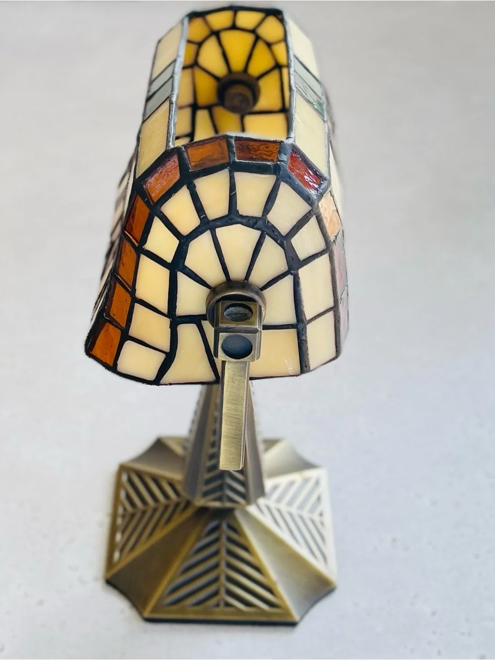 PartyLite Stained Glass Bankers Art Deco Style Double Tealight Holder Desk Lamp - Picture 5 of 10